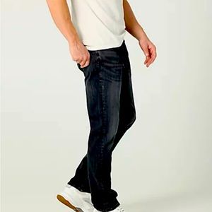 LEE EXTREME MOTION STRAIGHT FIT TAPERED LEG JEAN IN WASHED BLACK. LIKE NEW!!